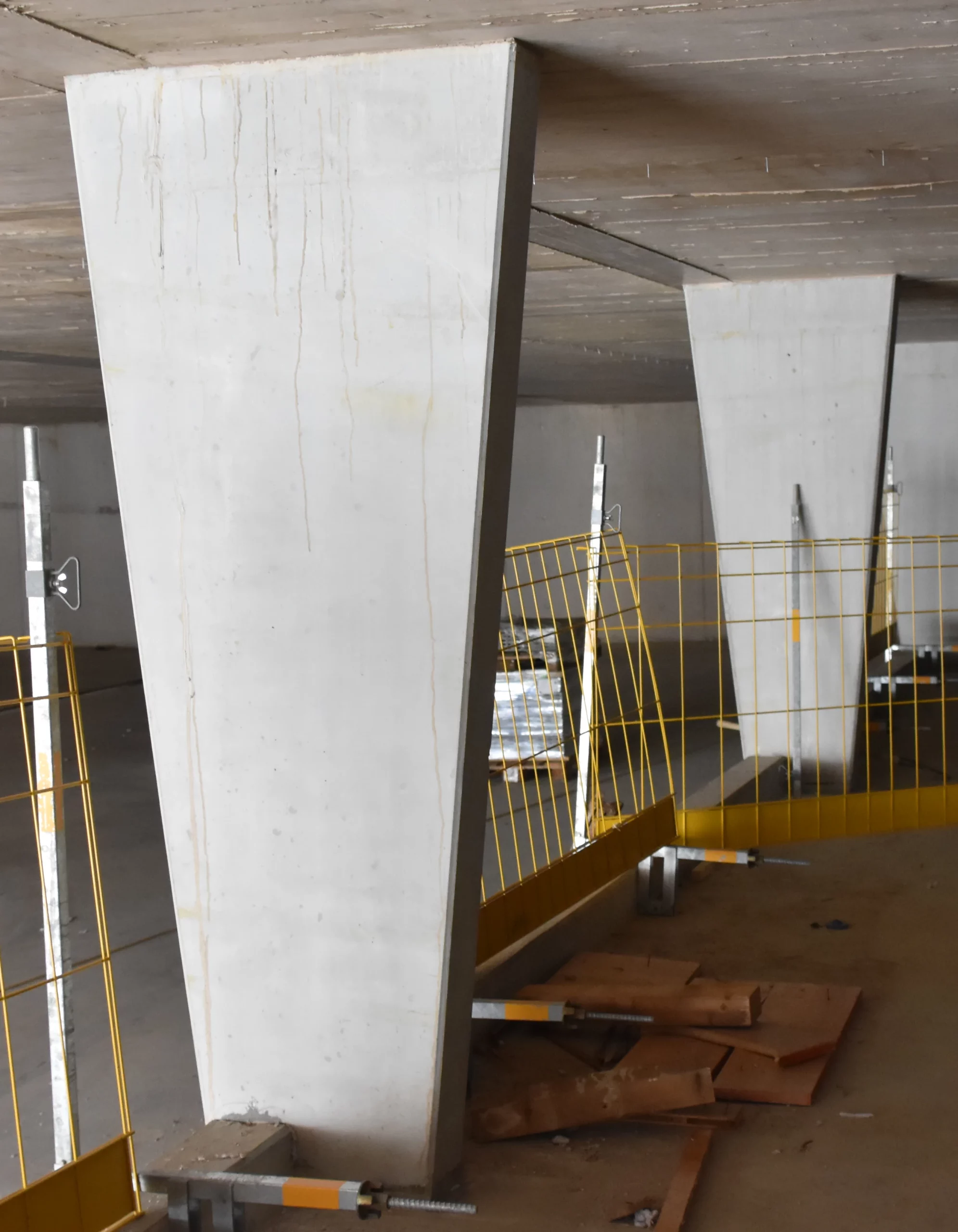 Le Paquier Parking JPF Ducret pilier trapezoidale Le Paquier, Parking JPF Ducret Piliers trapézoïdales BEMTECH